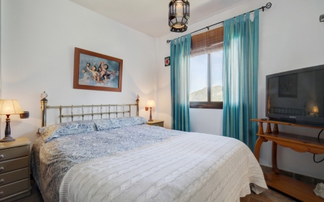 El dormitorio principal tiene baño privado 